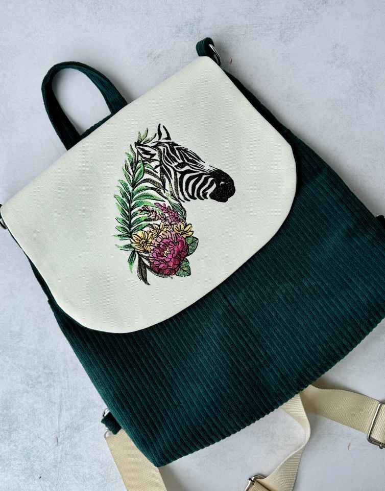 Zümrüt Yeşil Fitilli Kadife Zebra Nakışlı Sırt Çntası