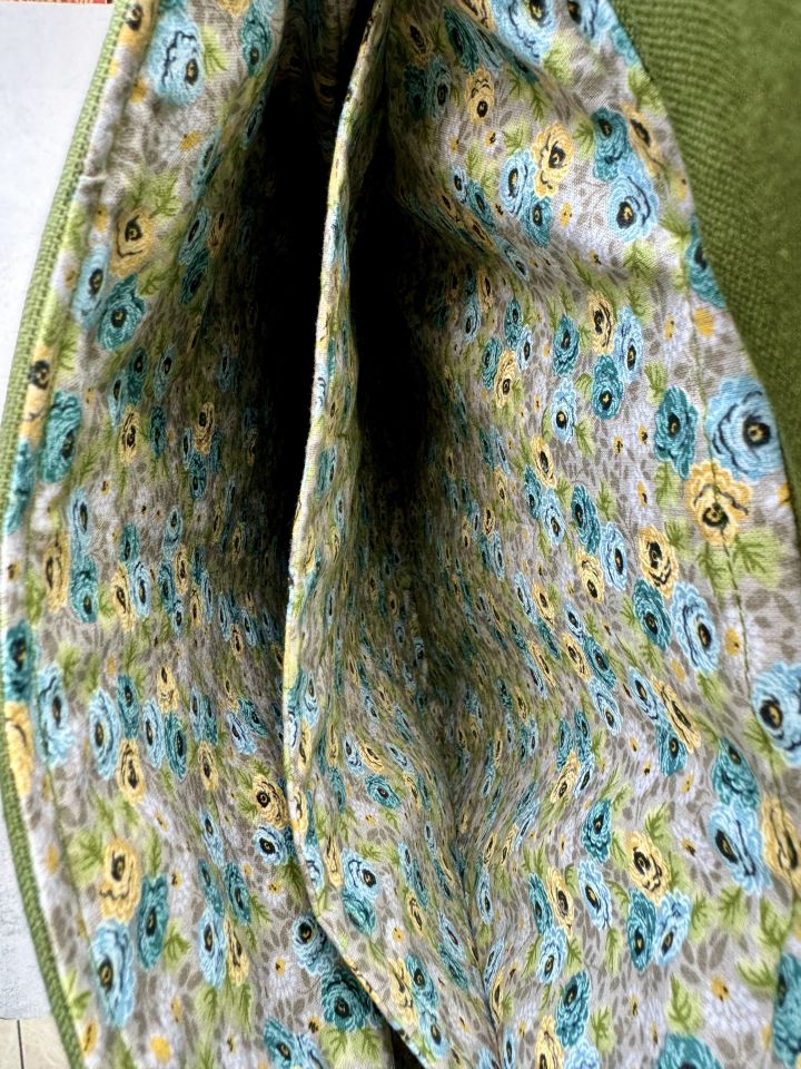 Yeşil Bisiklet Nakışlı Sırt Çantası