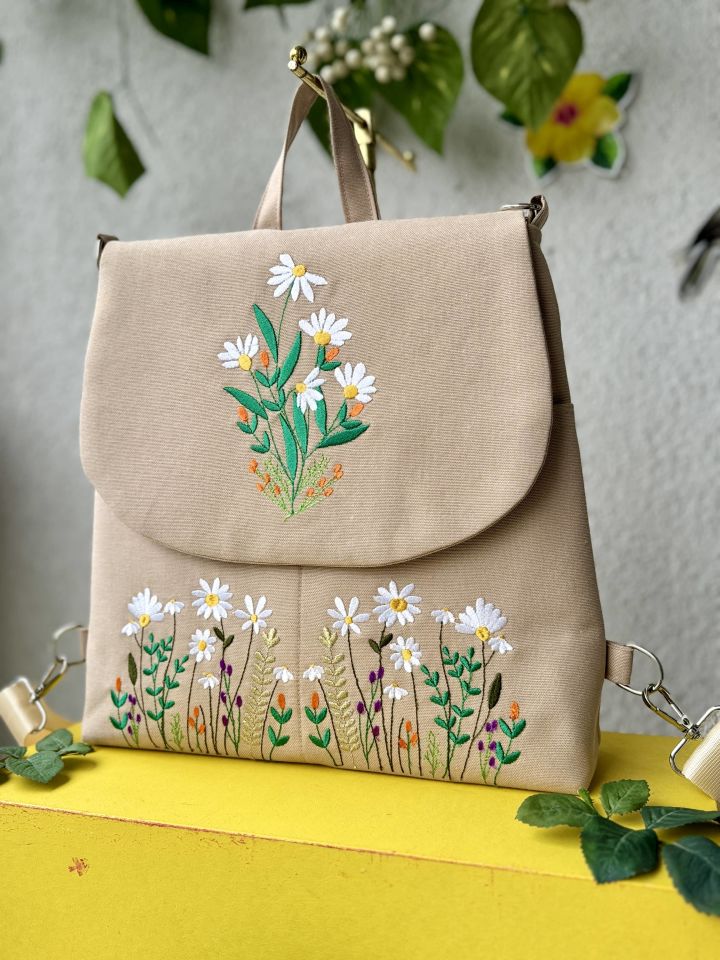 Krem Papatya Bahçesi Nakışlı Sırt Çantası