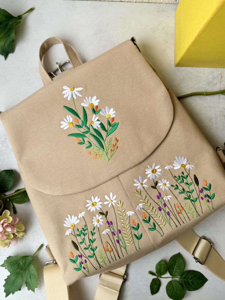 Krem Papatya Bahçesi Nakışlı Sırt Çantası
