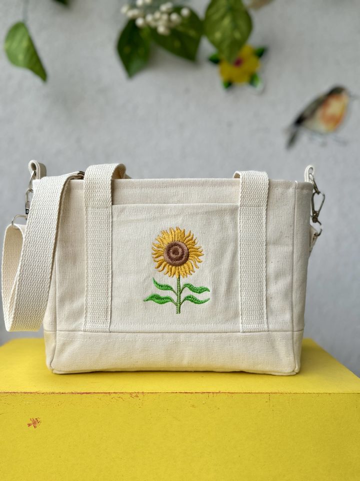 Krem Ayçiçek Nakışlı Omuz Çantası