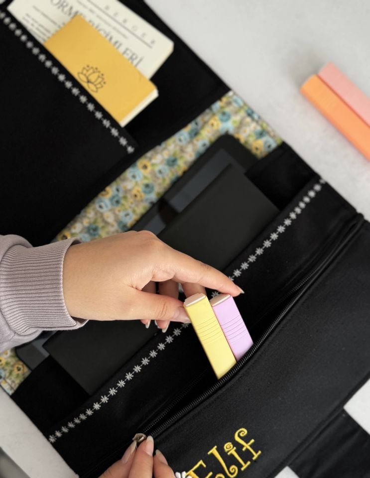 Siyah Papatya Nakışlı Düzenleyici