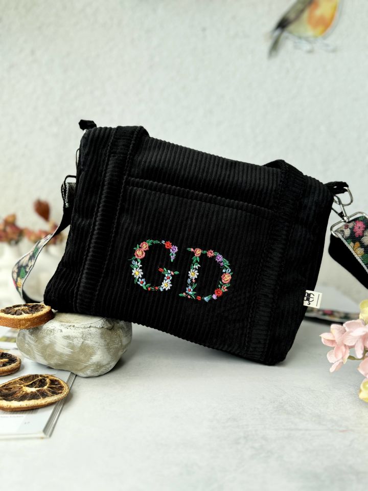 Zarafet Siyah Fitilli Kadife Monogam Yazılı Çanta