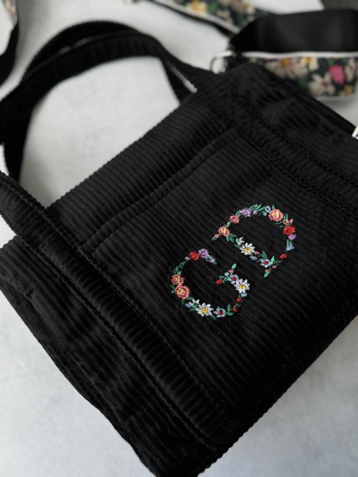 Zarafet Siyah Fitilli Kadife Monogam Yazılı Çanta