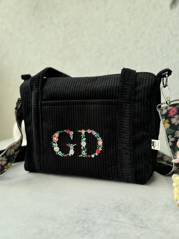 Zarafet Siyah Fitilli Kadife Monogam Yazılı Çanta