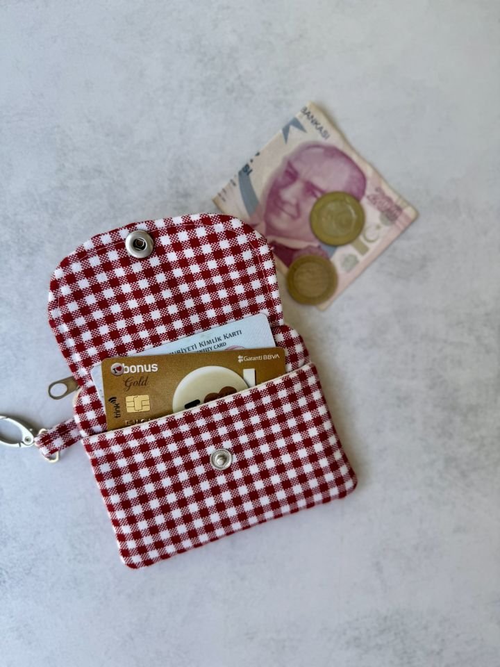 Kırmızı Pötikare Cüzdan