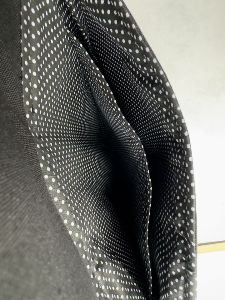 Siyah Turna Kuşu Nakışlı Sırt Çantası