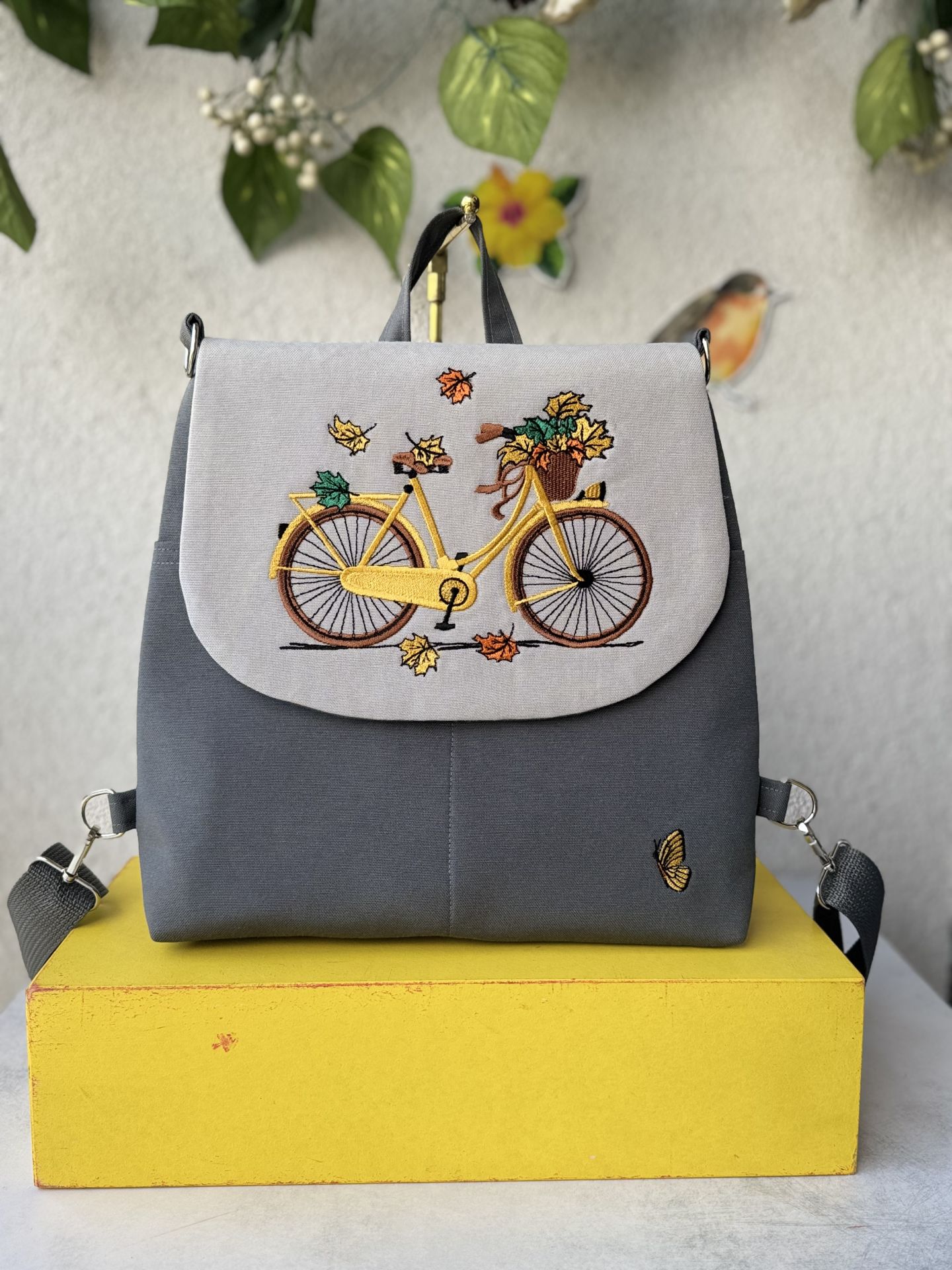 Antrasit Bisiklet Nakışlı Sırt Çantası