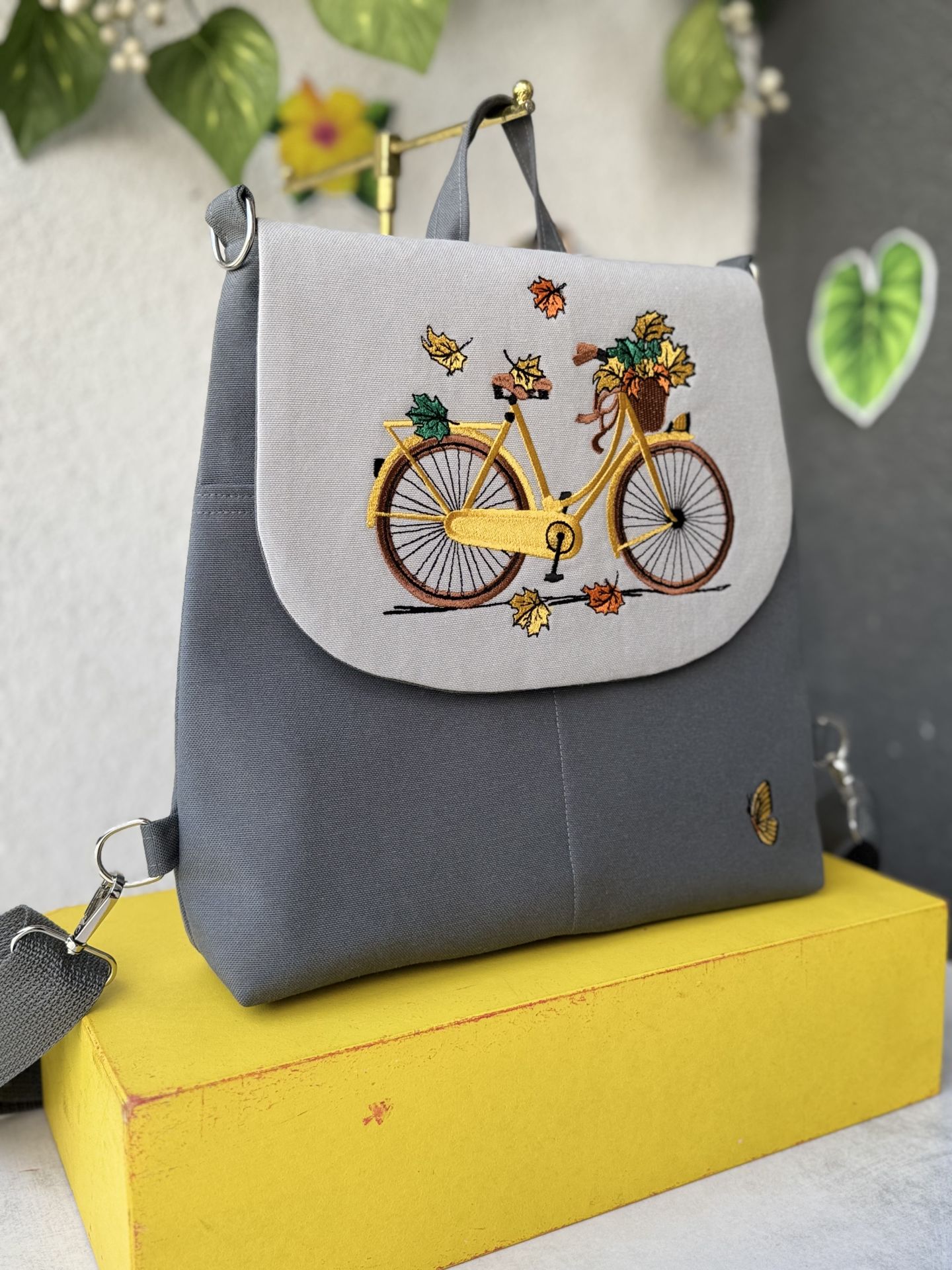 Antrasit Bisiklet Nakışlı Sırt Çantası