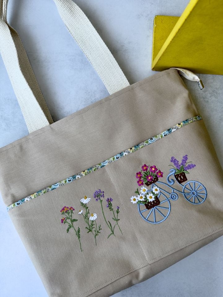 Krem Çiçekli Rota Çok Cepli Omuz Çantası