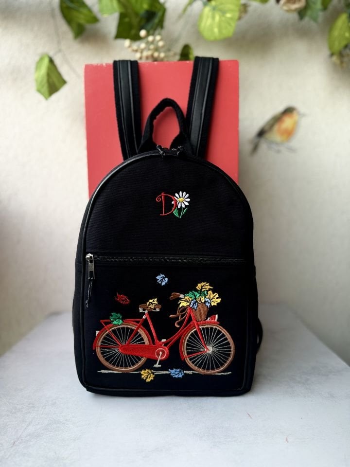 Rose Serisi Siyah Bisiklet Nakışlı Sırt Çantası