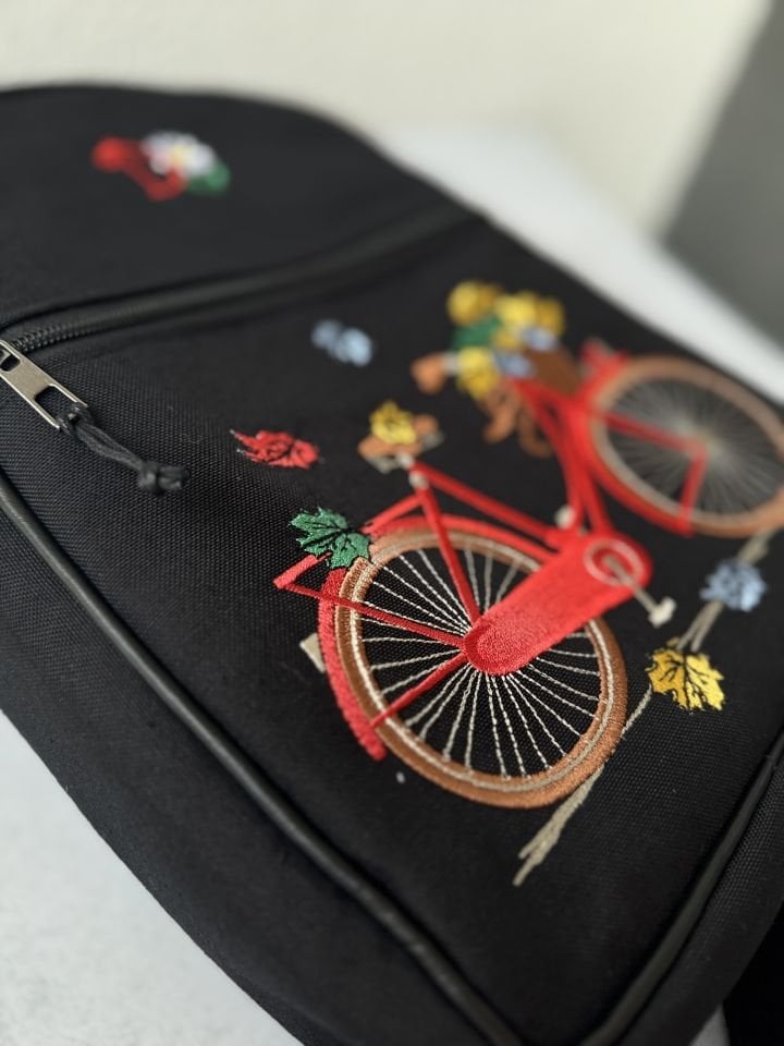 Rose Serisi Siyah Bisiklet Nakışlı Sırt Çantası