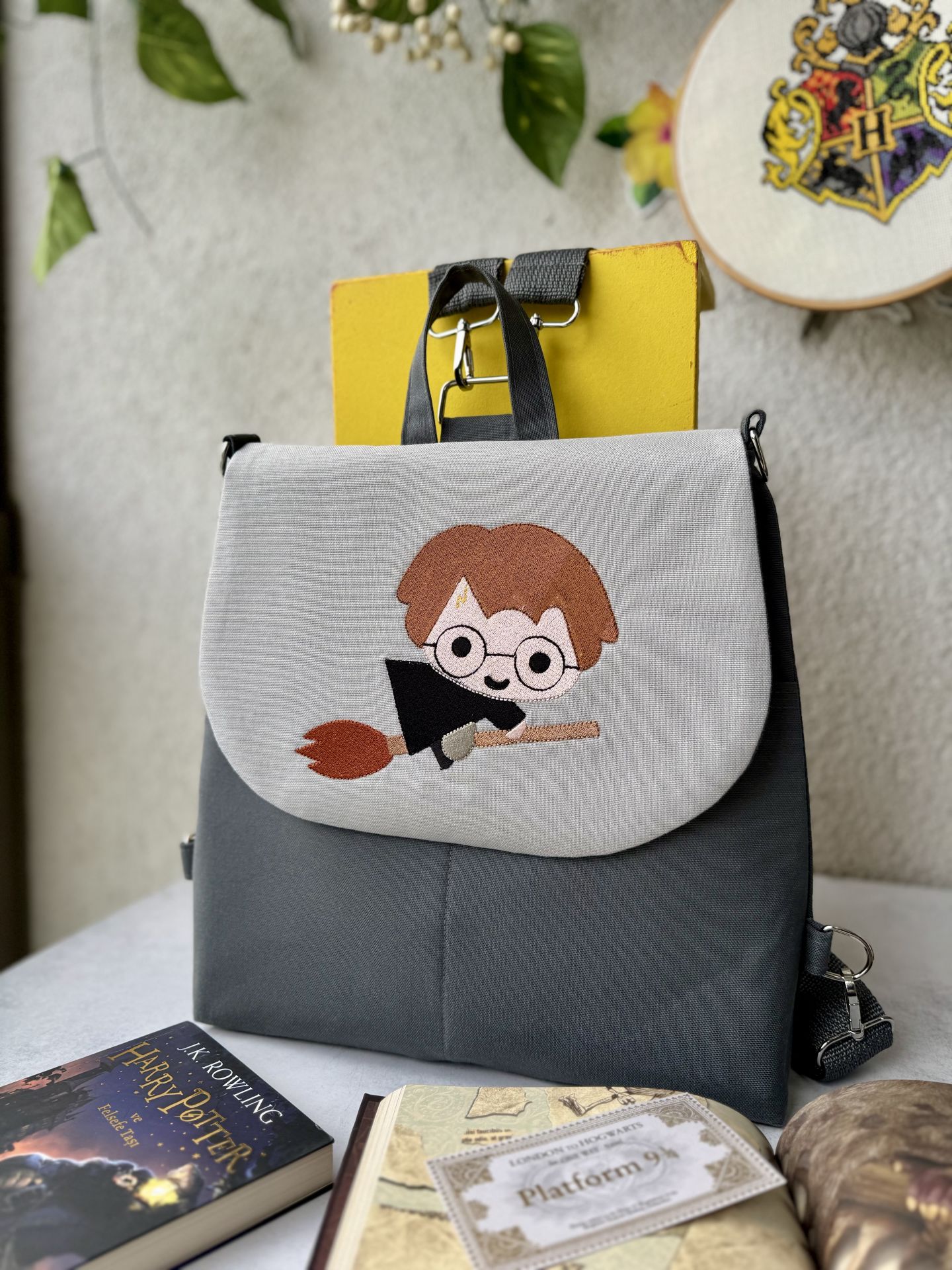 Antrasit Harry Potter Nakışlı Sırt Çantası