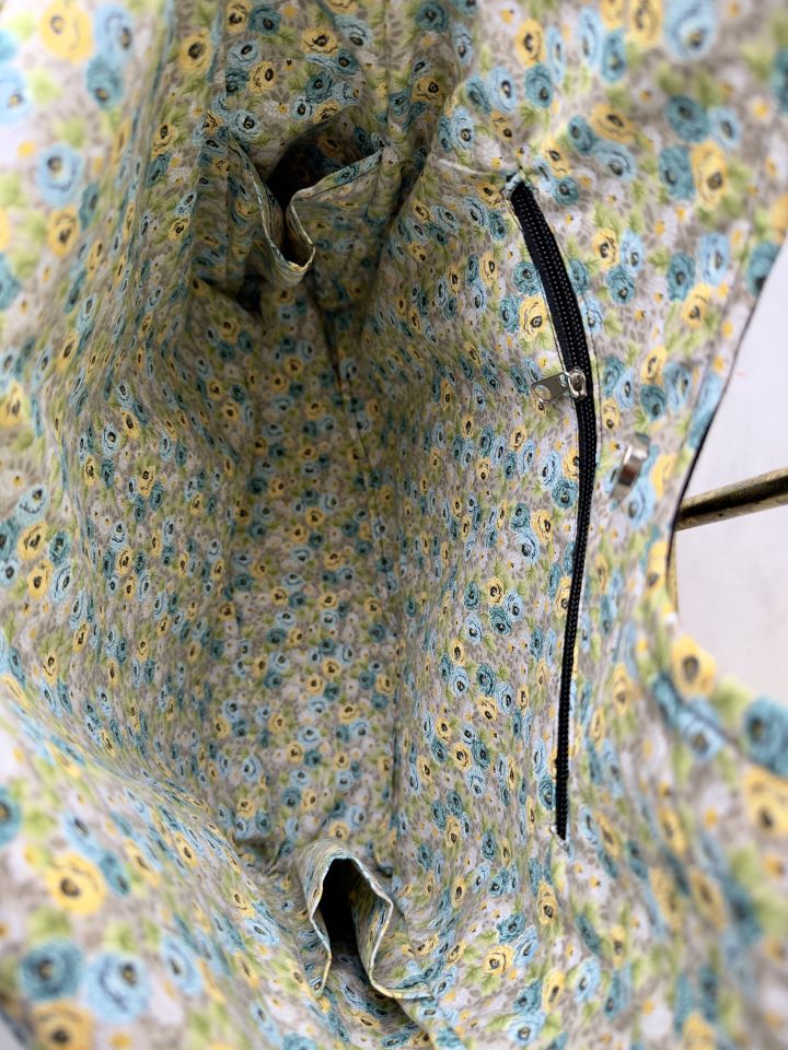 Siyah Kardelen Çiçeği Nakışlı Omuz Çantası