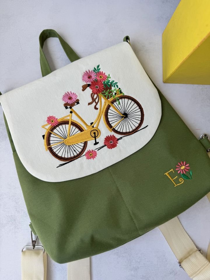 Yeşil Bisikletli Yaz Bahçesi Nakışlı Sırt Çantası
