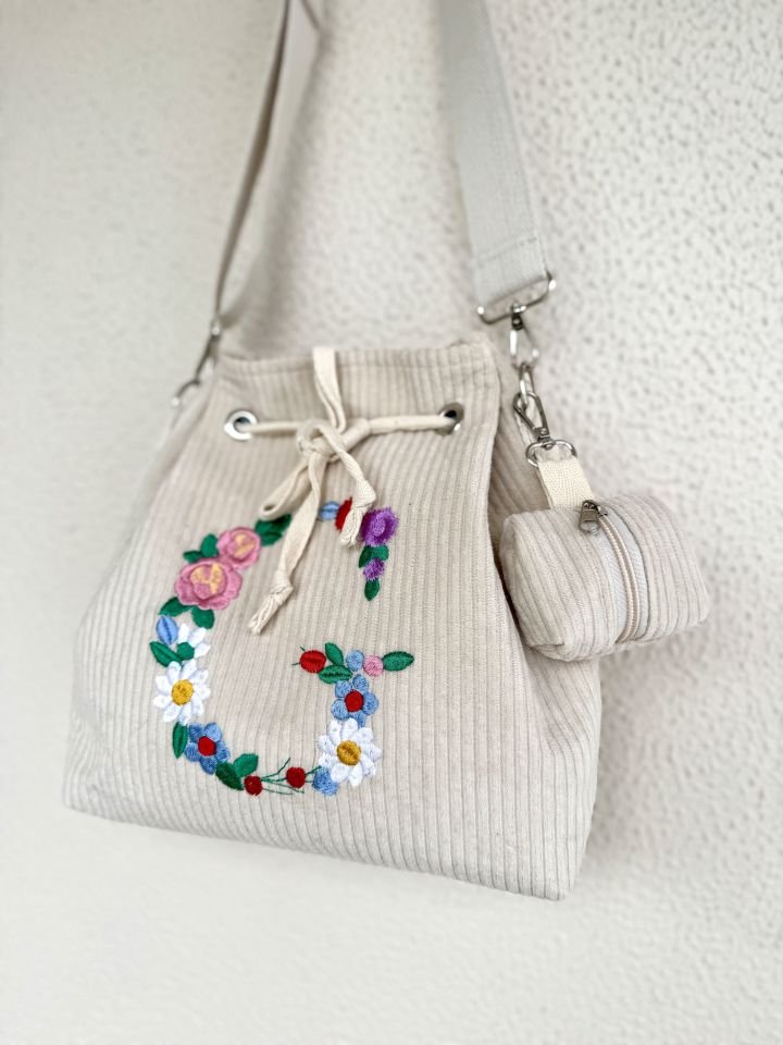 Grace Serisi Krem Fitilli Kadife Harfli Bucket Omuz Çantası