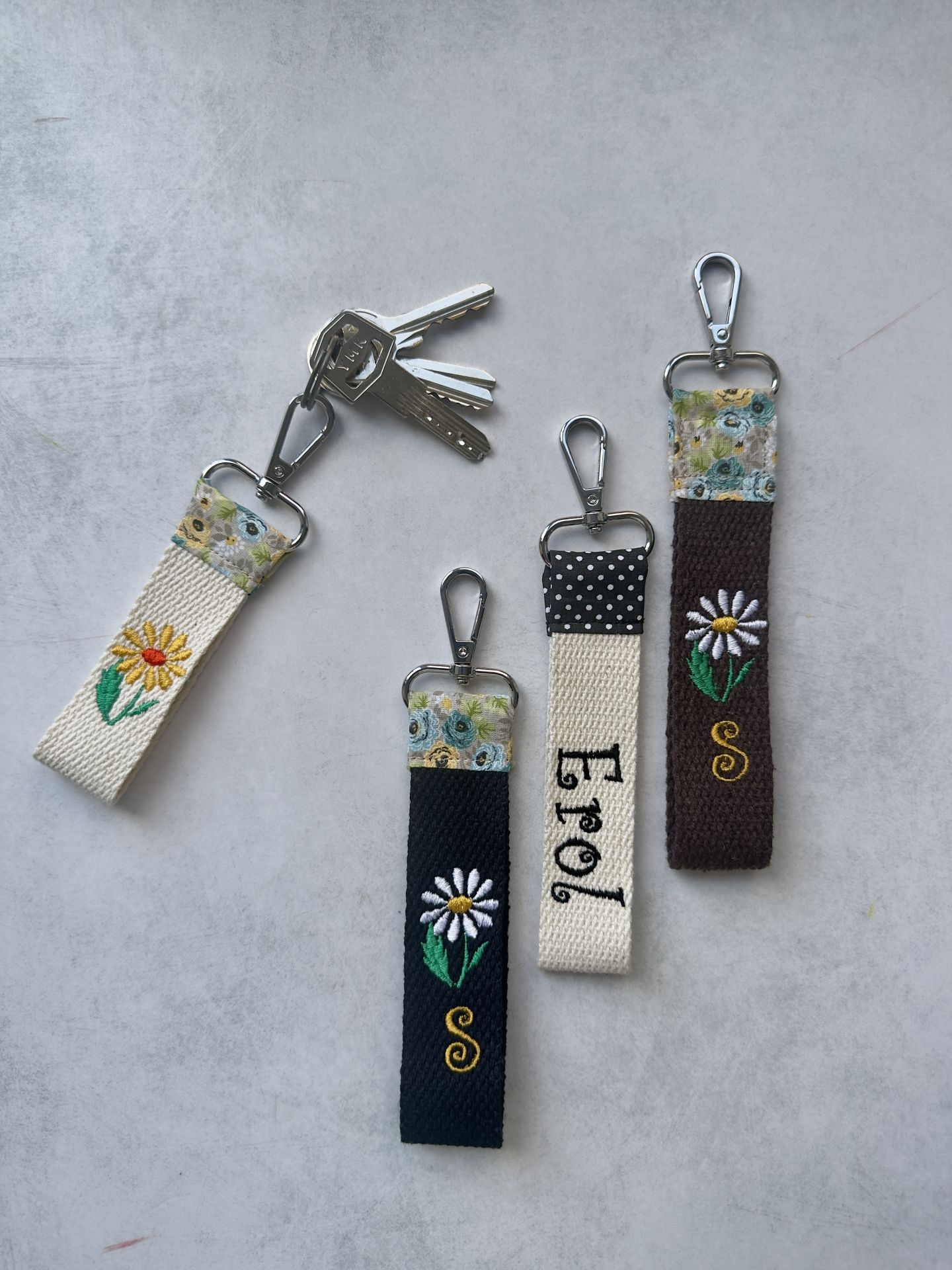 Nakışlı Anahtarlıklar