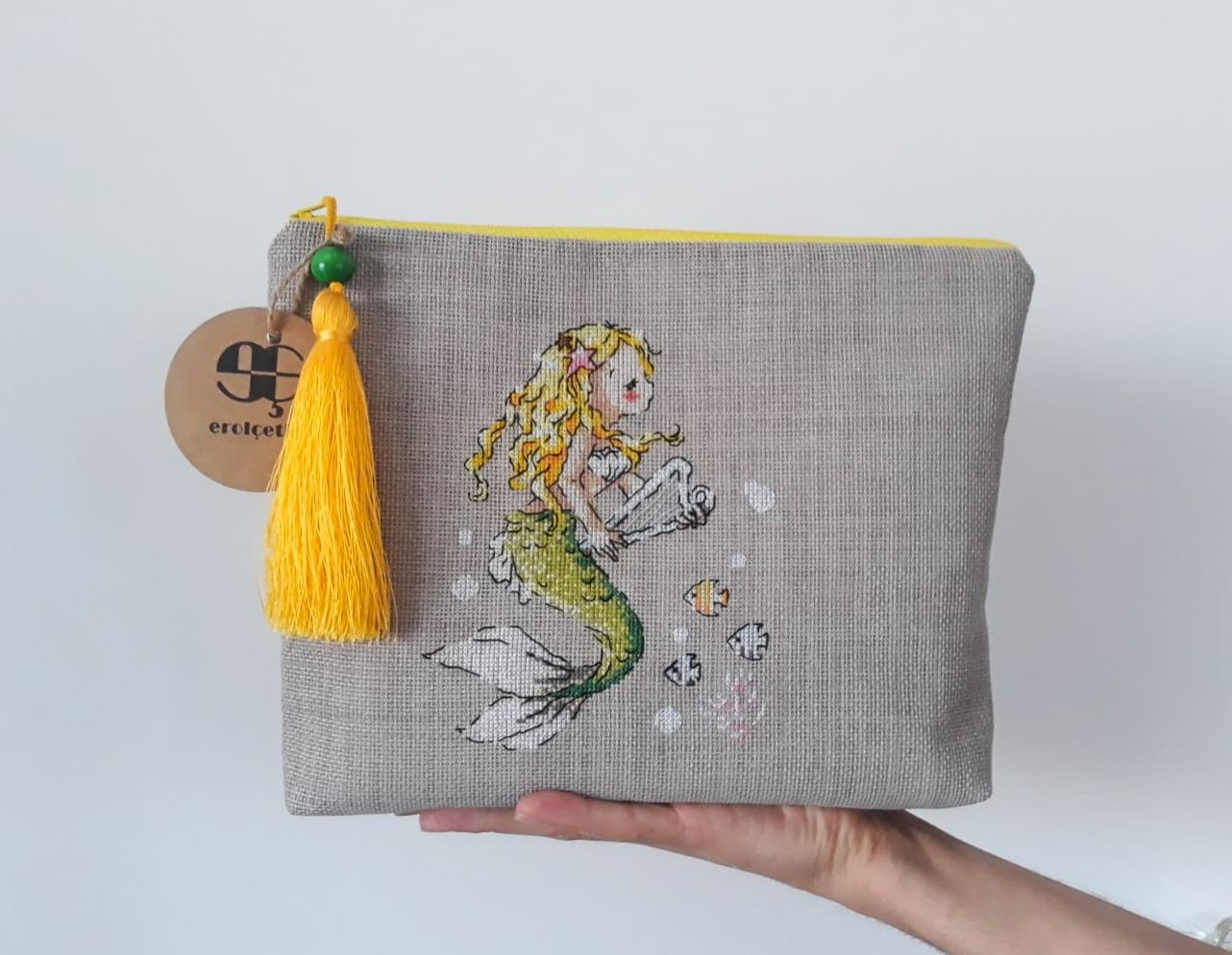 Krem Deniz Kızı Kanaviçe İşlemeli Portföy Çanta