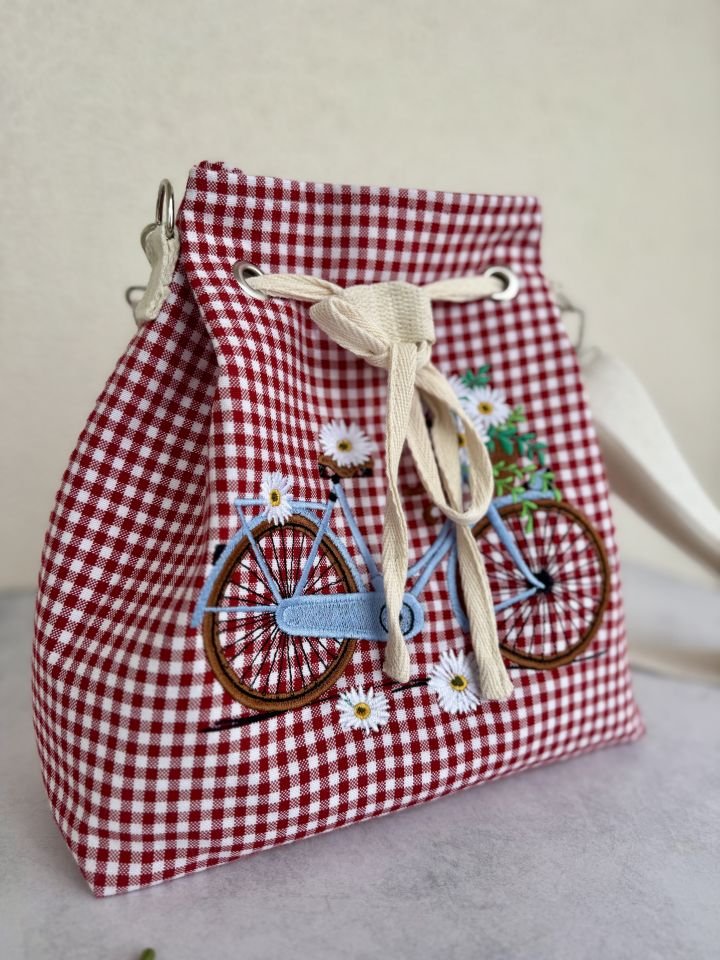 Kırmızı Pötikare Papatyalı Bisiklet Nakışlı Bucket Omuz Çantası