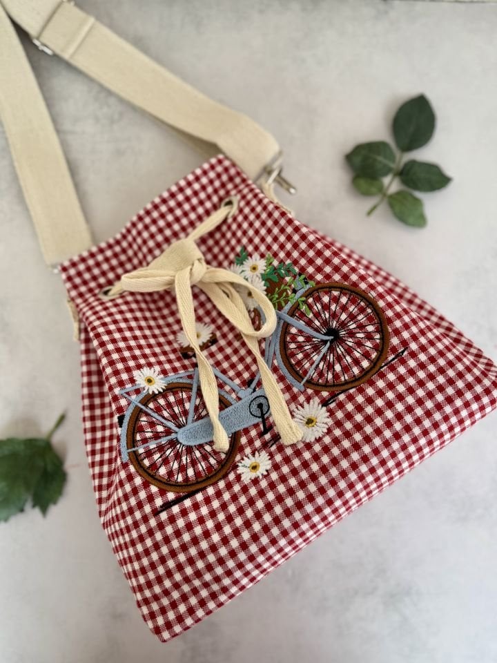 Kırmızı Pötikare Papatyalı Bisiklet Nakışlı Bucket Omuz Çantası