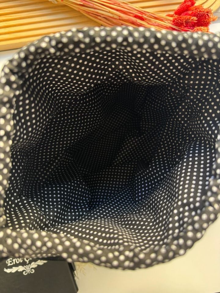 Siyah Kadife Mantar Nakışlı Omuz Çantası