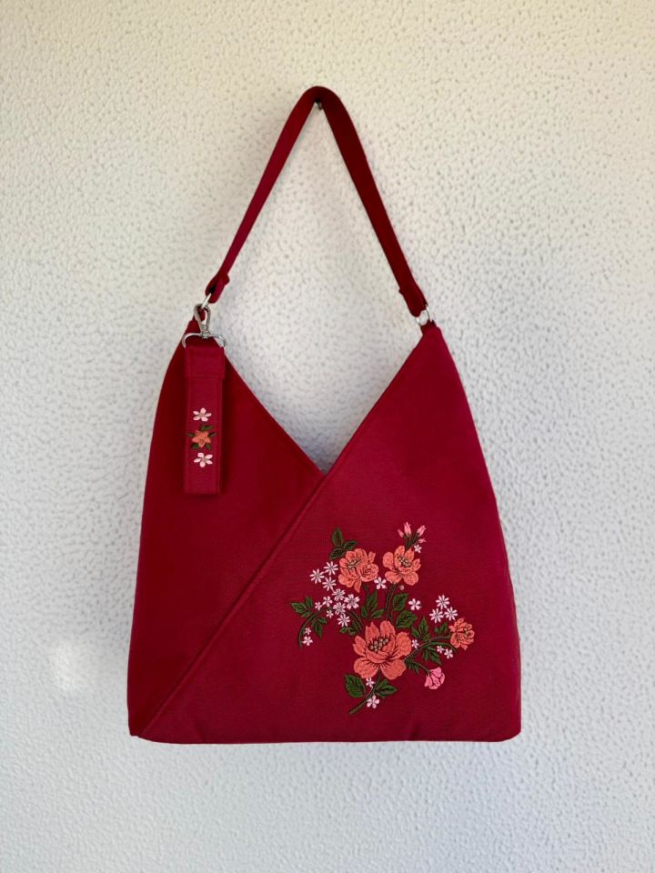 Prizma Bordo Çiçek Nakışlı Omuz Çantası