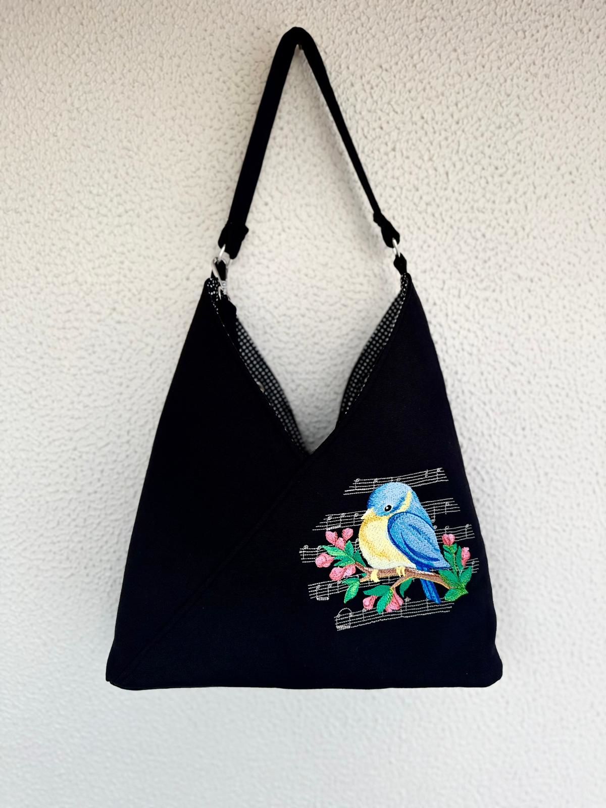 Prizma Model Siyah Notalı Kuşlu Omuz Çantası