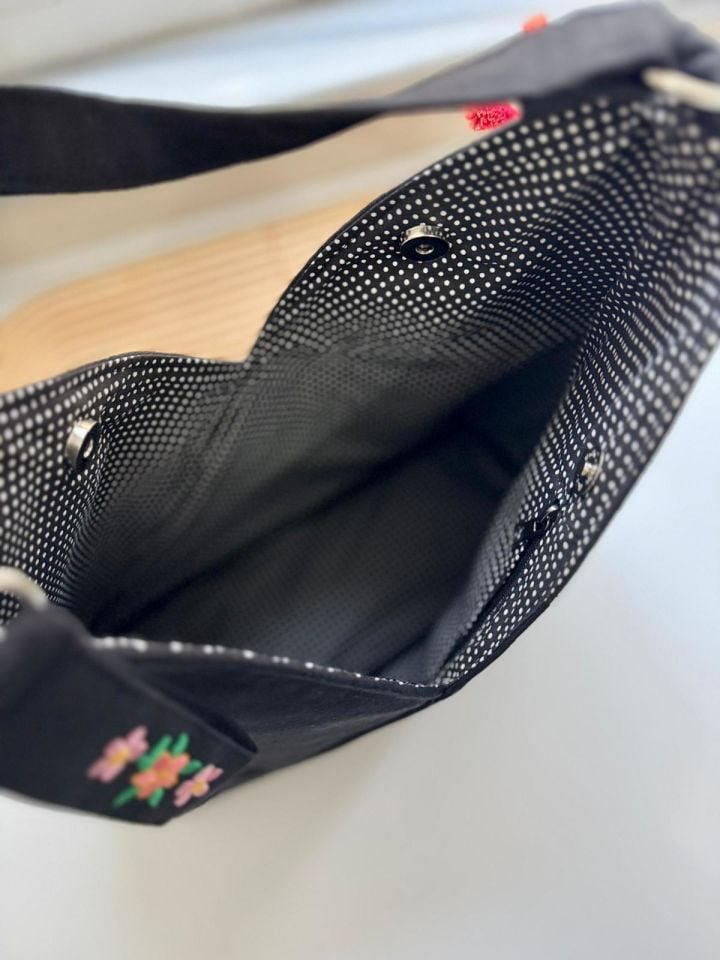 Prizma Model Siyah Notalı Kuşlu Omuz Çantası