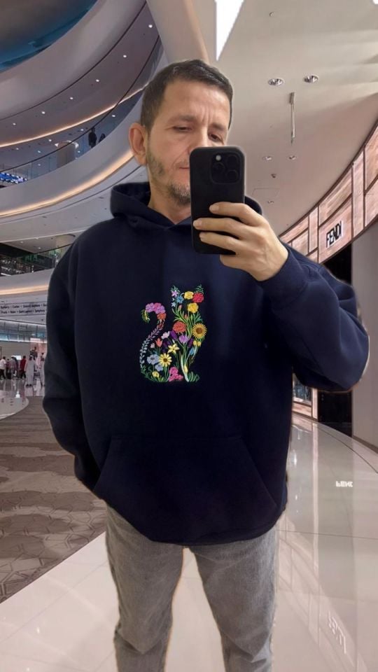 Oversize Kapüşonlu Çiçekli Kedi Nakışlı Sweatshırt