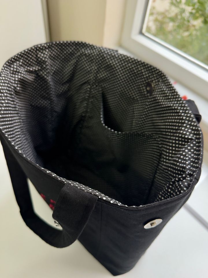 Siyah Kitap Nakışlı Omuz Çantası