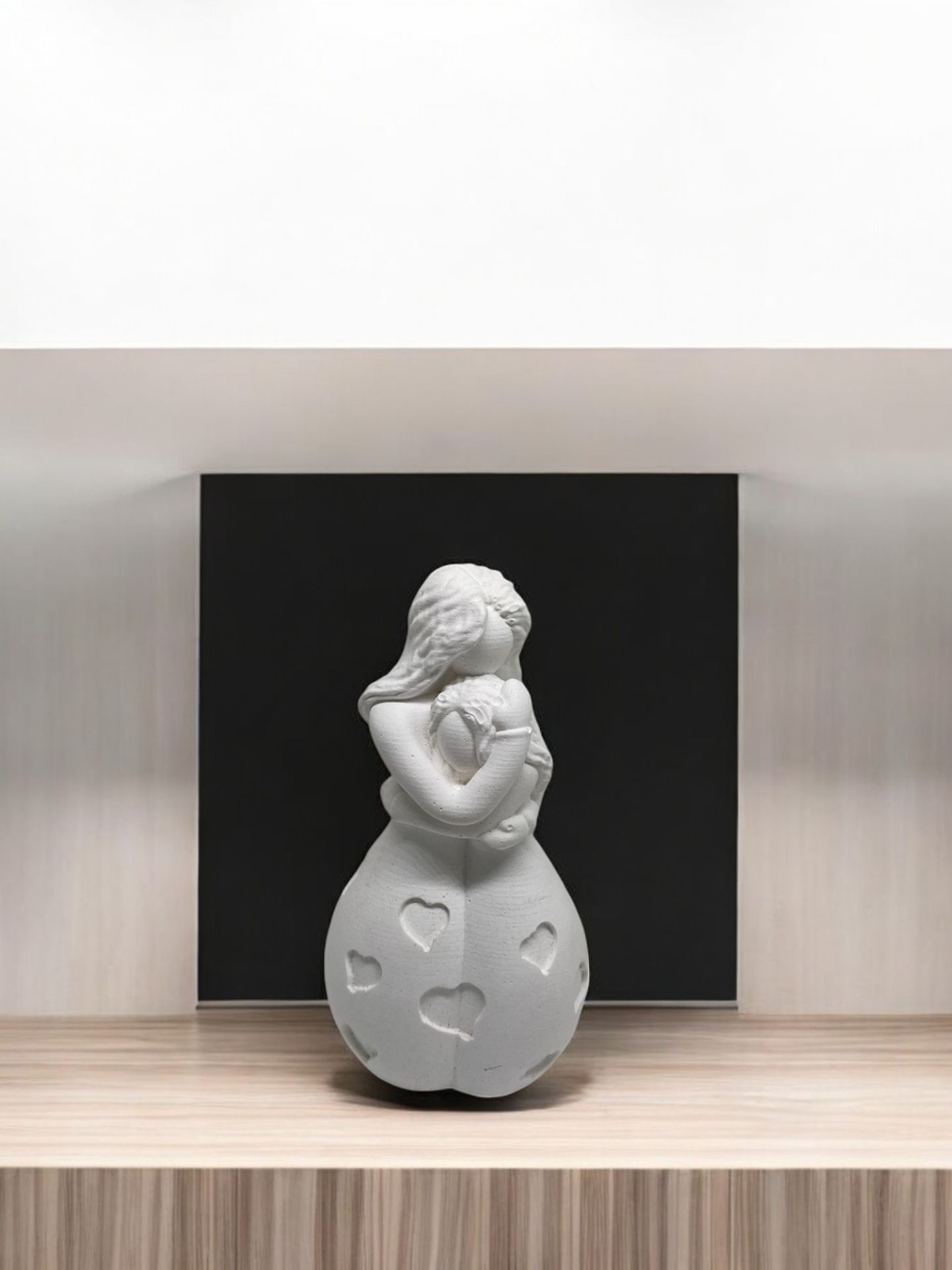 Sarılmış anne-kız biblo