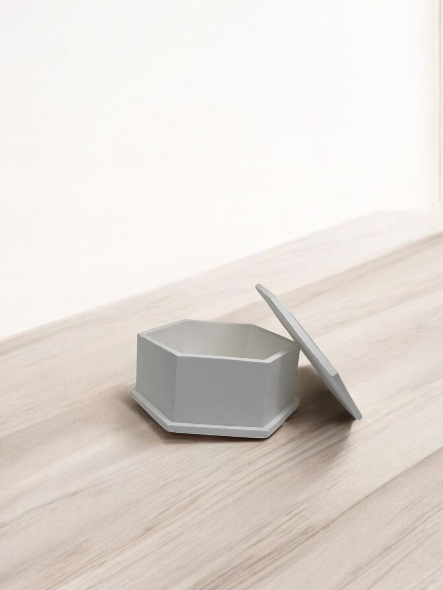 Altıgen kapaklı kutu