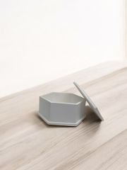 Altıgen kapaklı kutu