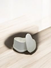 Kalpli kapaklı kutu