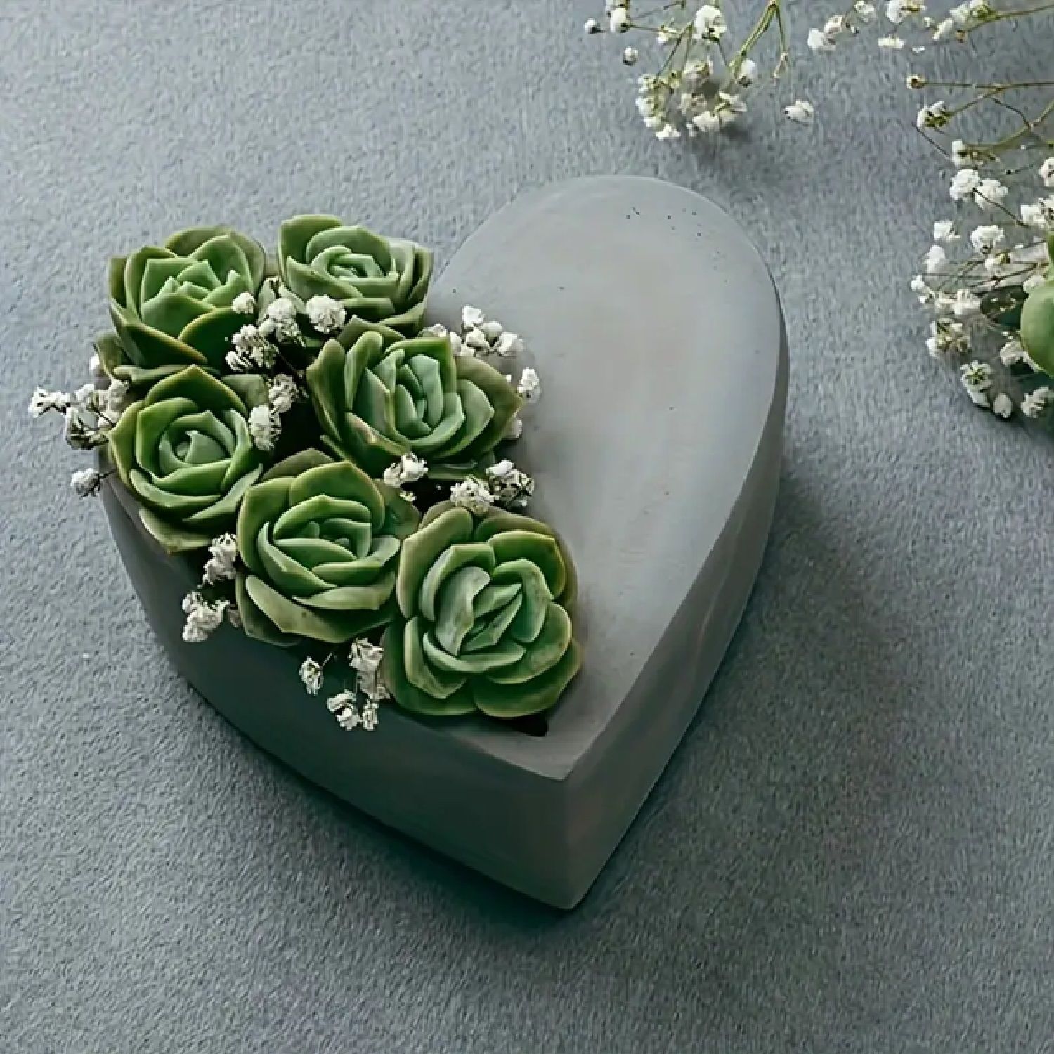 Bir yanı açık kalpli kutu