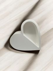 Bir yanı açık kalpli kutu