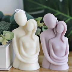 Sarılmış çift mum