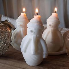 Kardan adam temalı mum