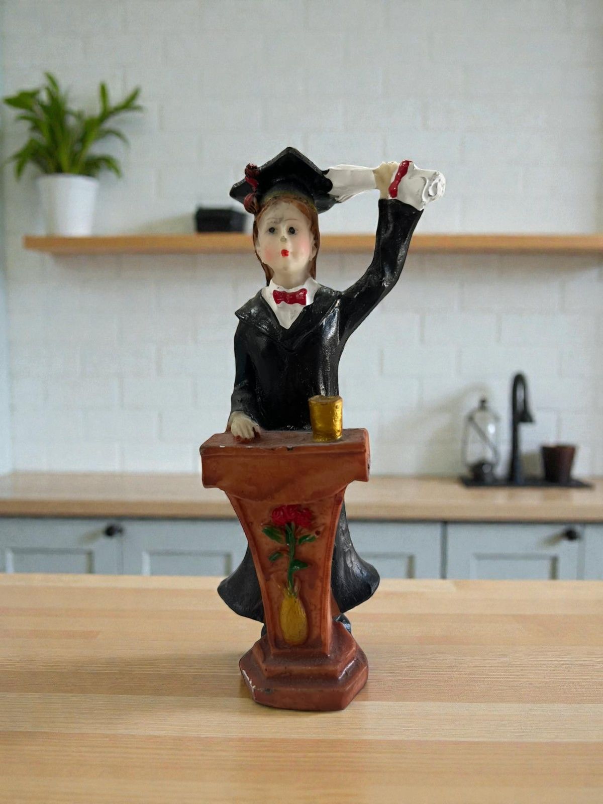 Mezuniyet Temalı Biblo Kız