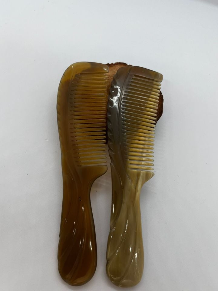 SAPLI KEMİK TARAK  18 - 19 CM ( PARLATILMIŞ )