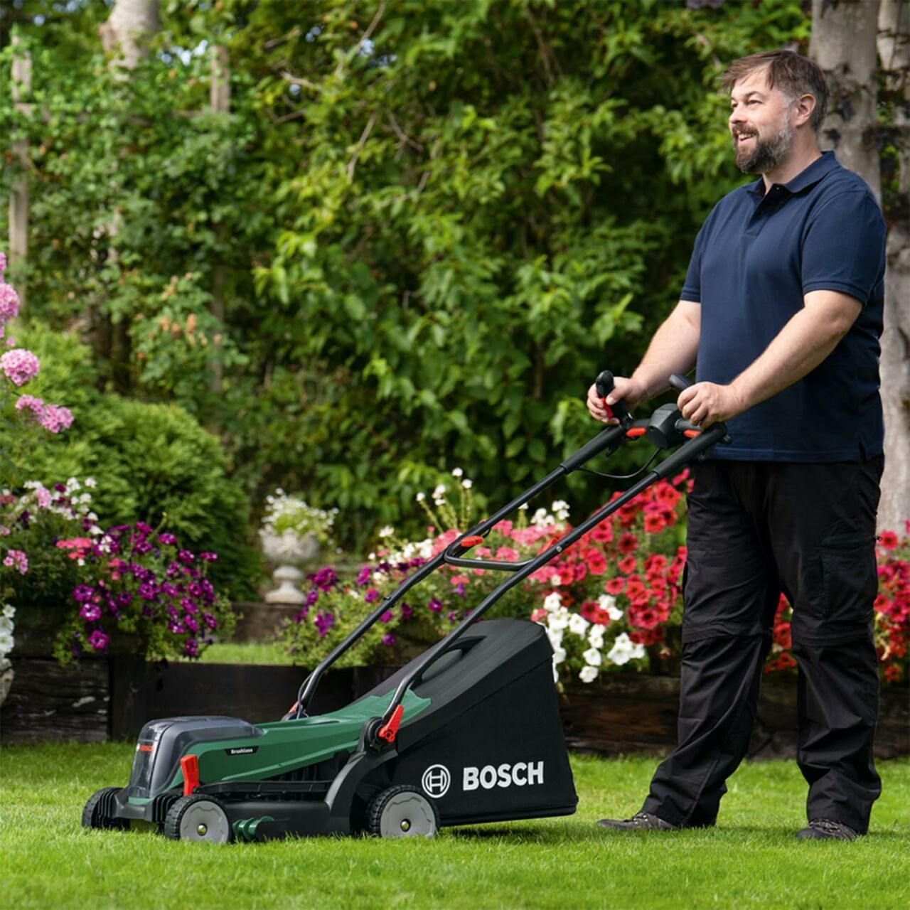 Bosch Çim Biçme Makineleri ile Pürüzsüz ve Kusursuz Çim Alanlar