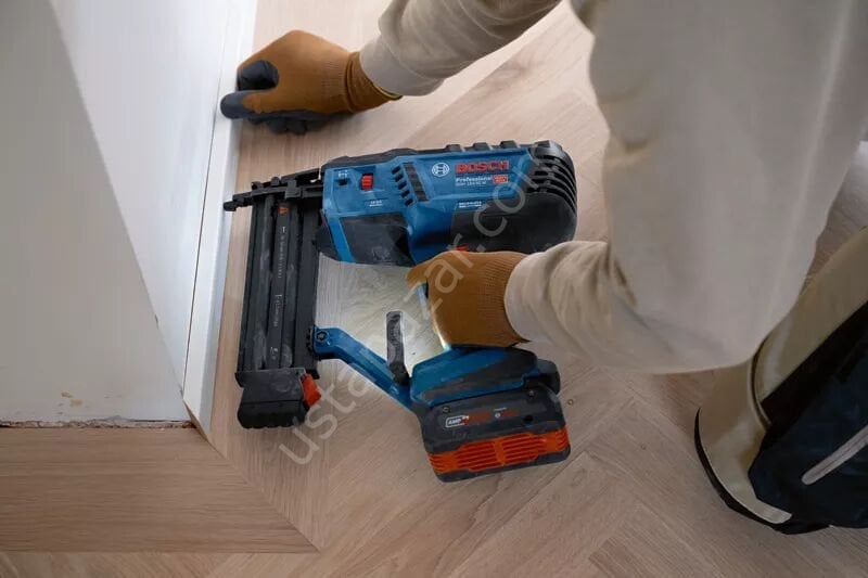 Bosch Akülü Ahşapta Çivi Çakma Gnh 18V-50 M Solo (akü ve şarj cihazı yoktur)