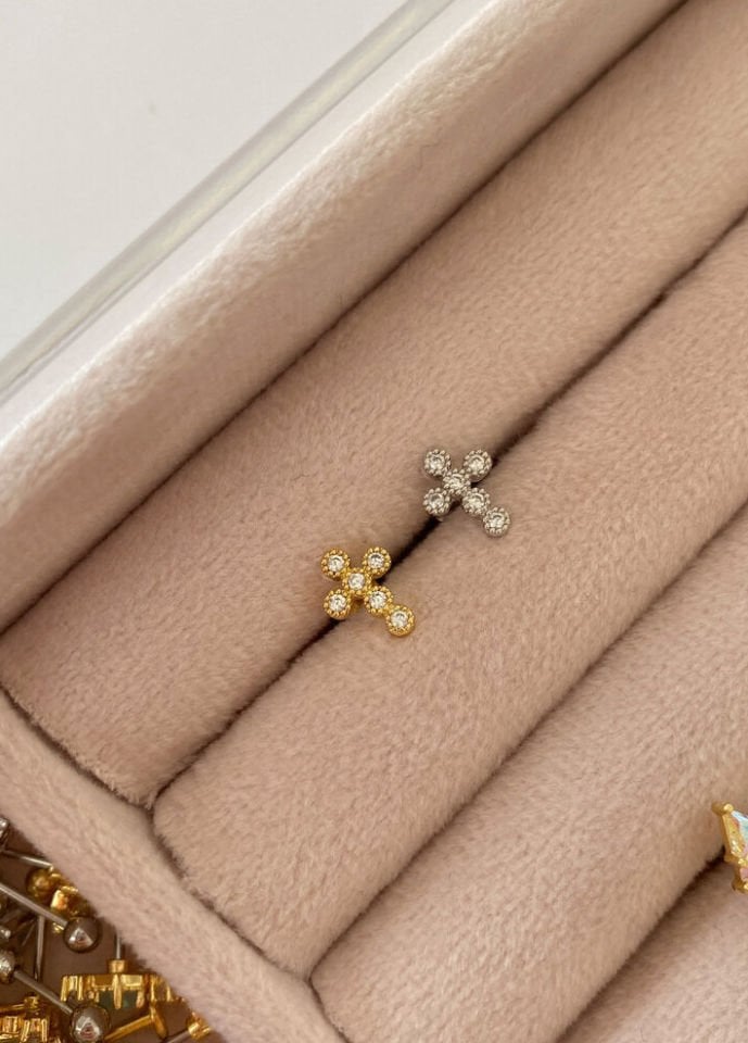 Cerrahi Çelik Cross Piercing