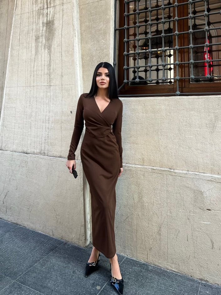 3058 ÖNÜ PİLELİ ELBİSE BROWN - KAHVE