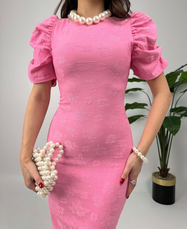 026_4026 KABARTMA POLYESTER ELBİSE PİNK - PEMBE