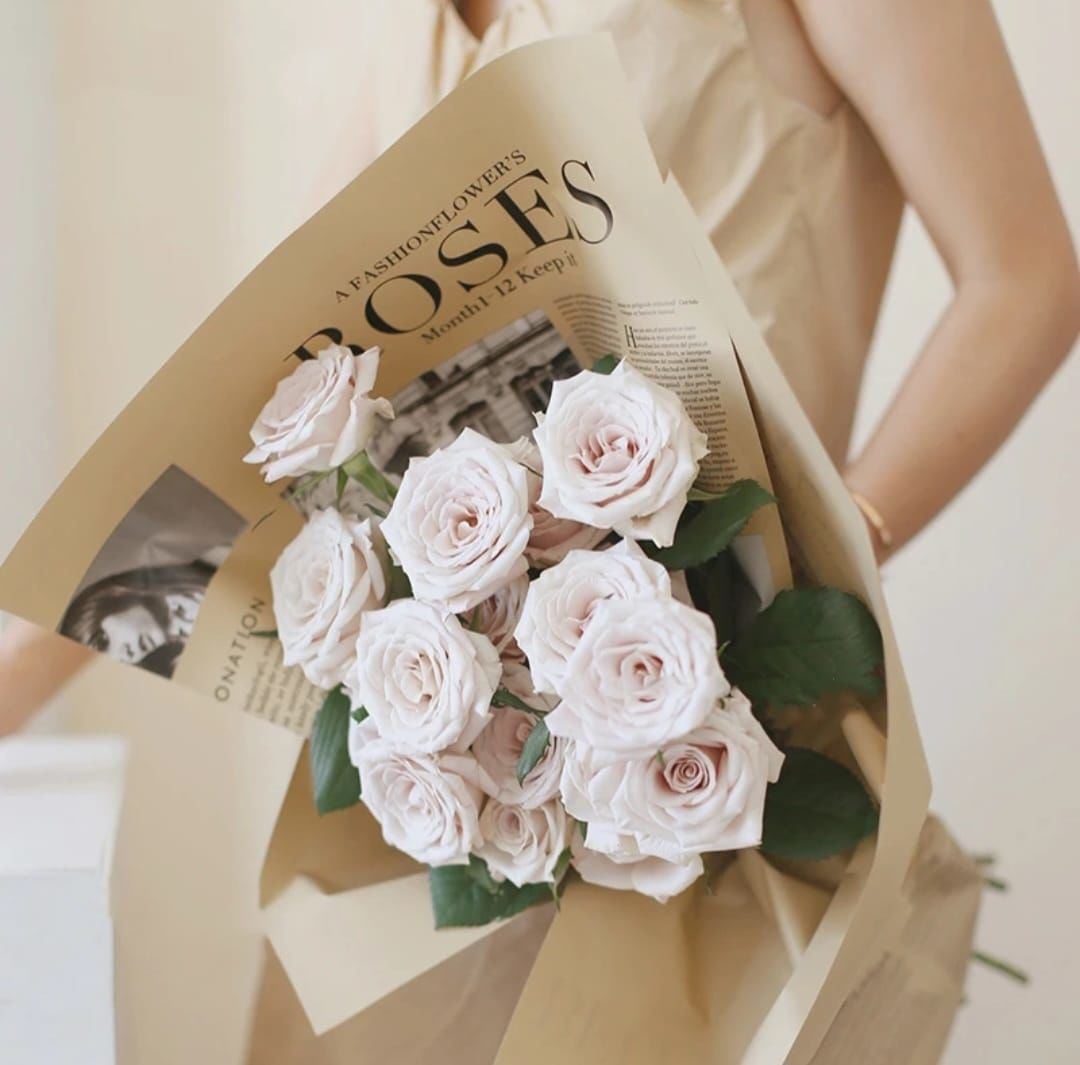 Roses Gazete Tarzı Çiçek Ambalajı