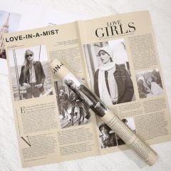 Love Girls Gazete Tarzı Çiçek Ambalajı