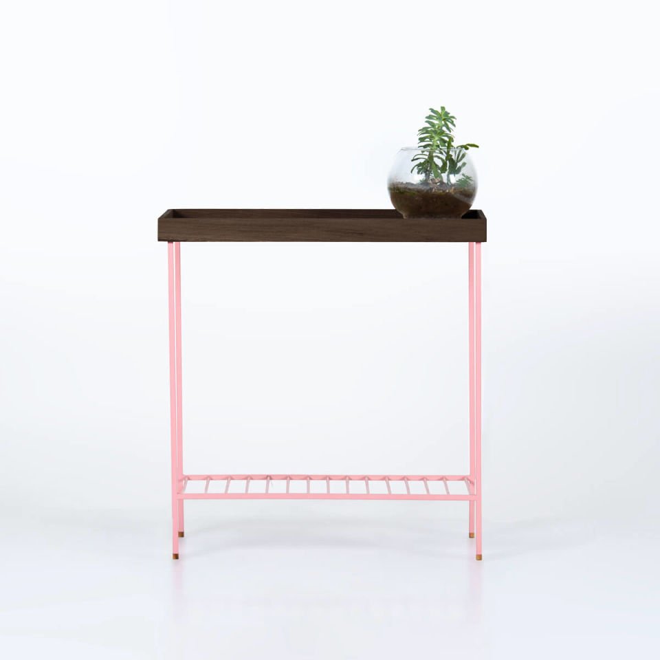 Masif Ahşap Geniş Yan Sehpa / Saksılık – EDGE Serisi, Renkli Metal Ayaklı Dark - PEMBE
