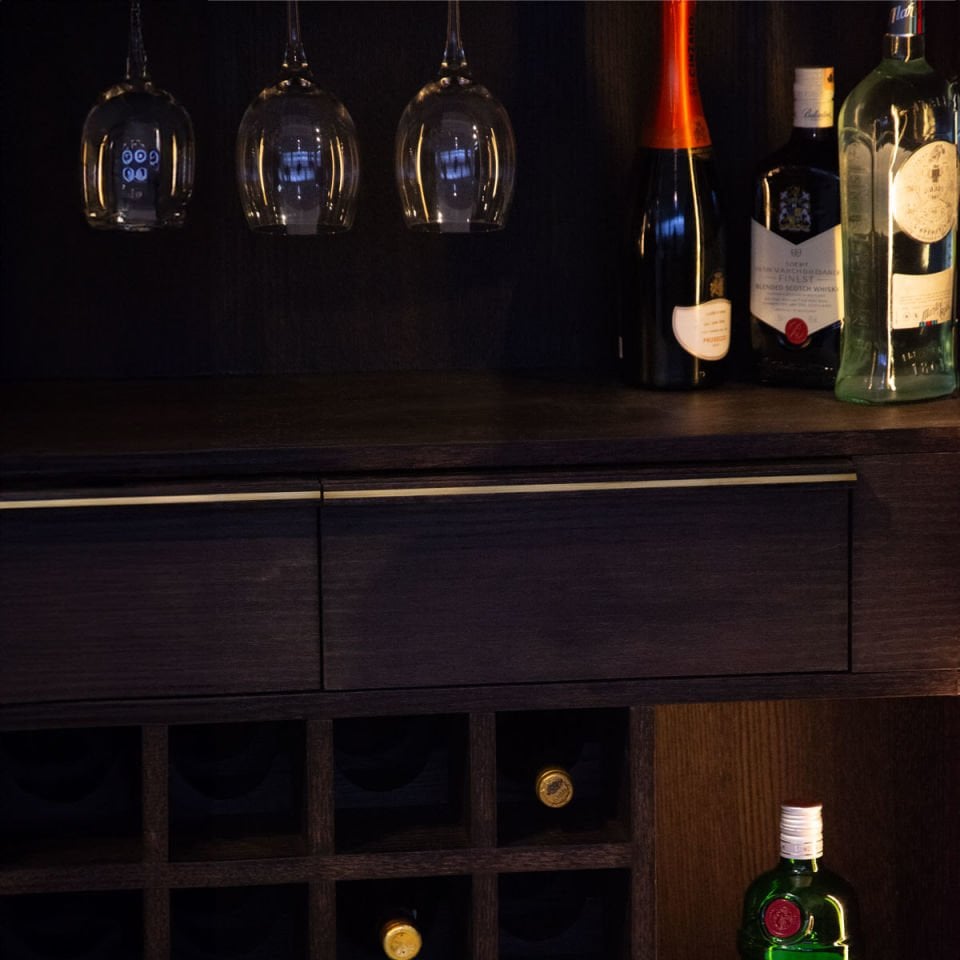 Solid Oak Cabinet – DOCIA MAHZEN Series Bar, Drink and Cocktail Cabinet Dark