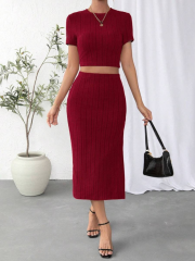 Kadın Kısa Kollu Bisiklet Yaka Crop Yırtmaçlı Fitilli Kaşkorse Midi Etek Ikili Takım